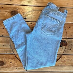 American Eagle Strigid Mom Jean